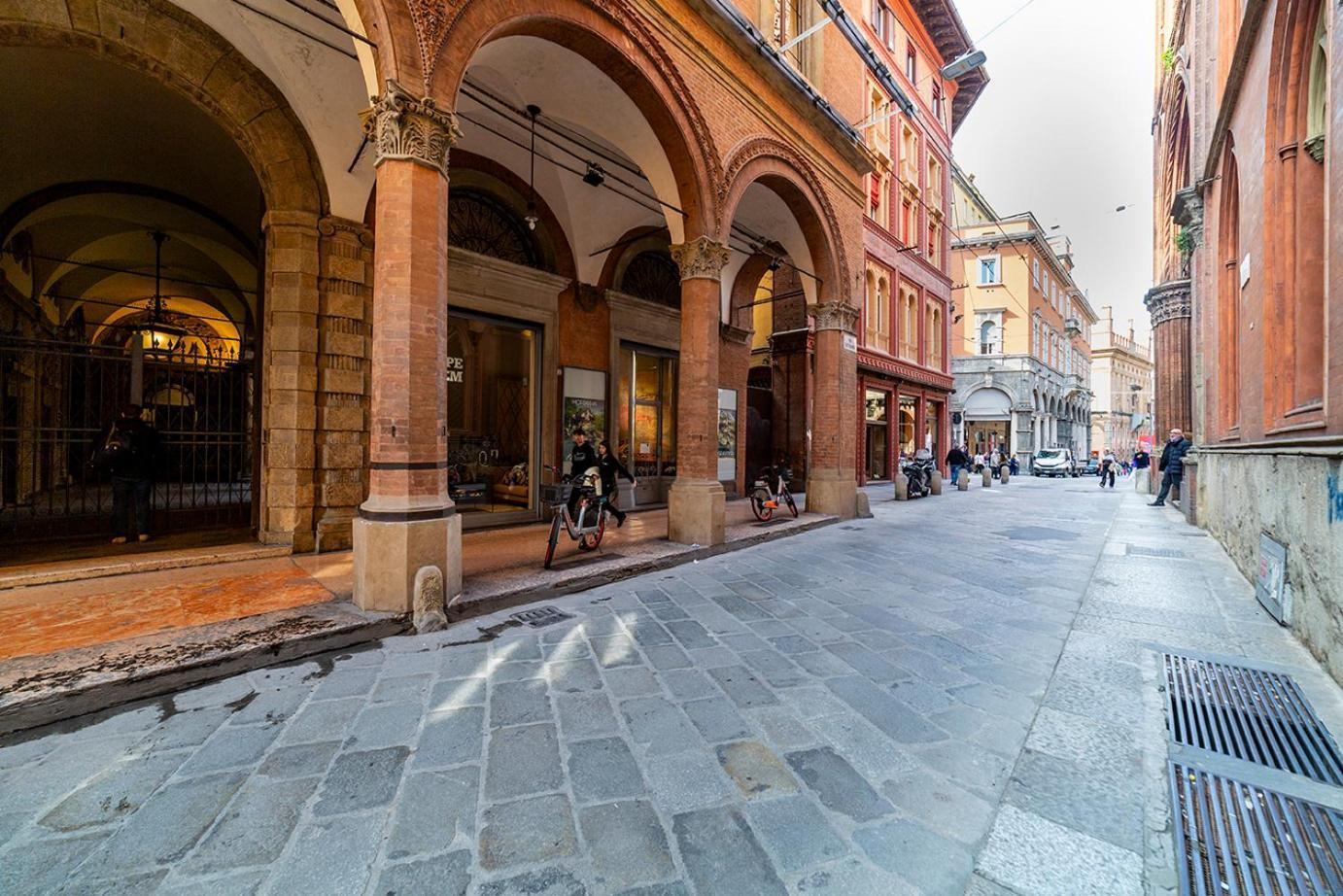 House Of Magic - Due Torri Lägenhet Bologna Exteriör bild
